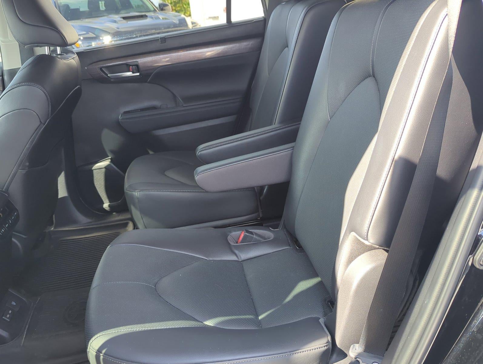 2023 Toyota Highlander Limited FWD (GS)