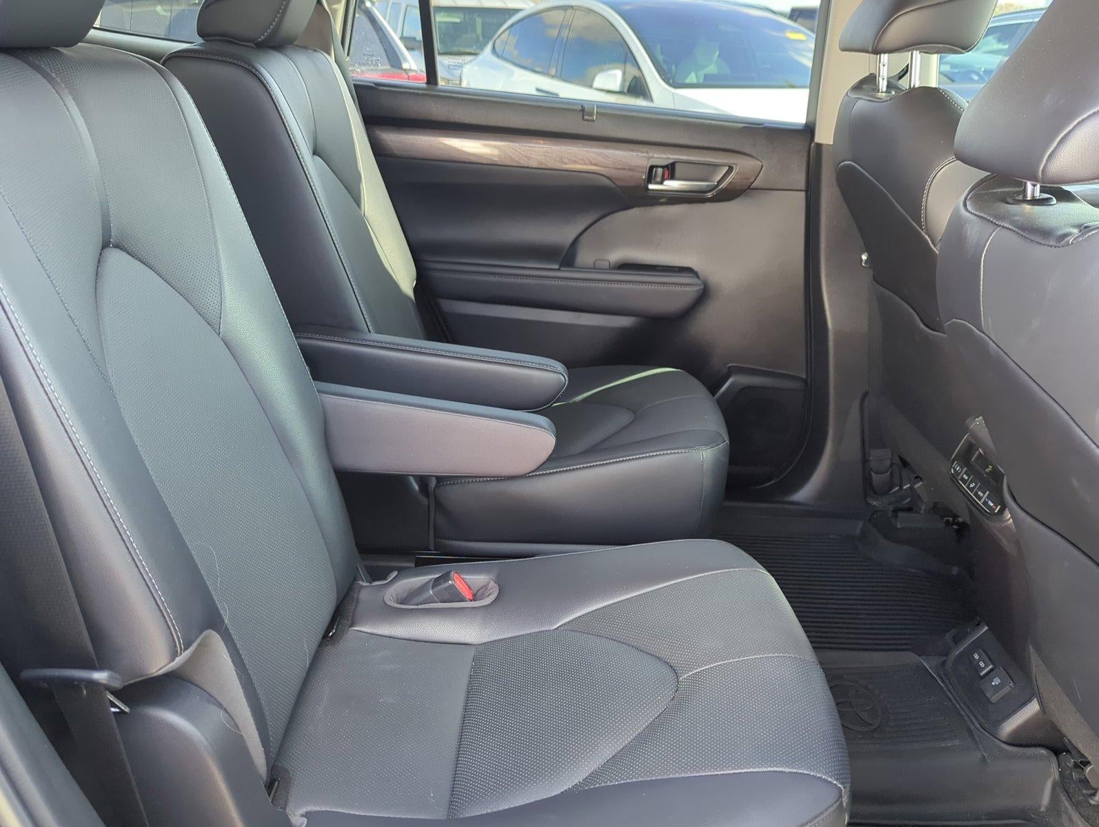 2023 Toyota Highlander Limited FWD (GS)