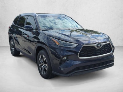2023 Toyota Highlander XLE FWD (Natl)