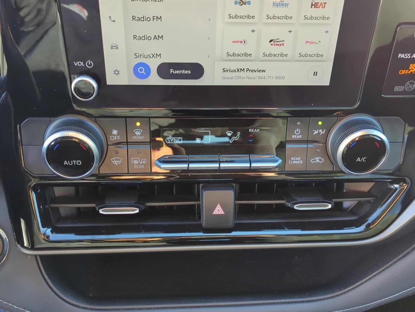 2023 Toyota Highlander LE FWD (GS)