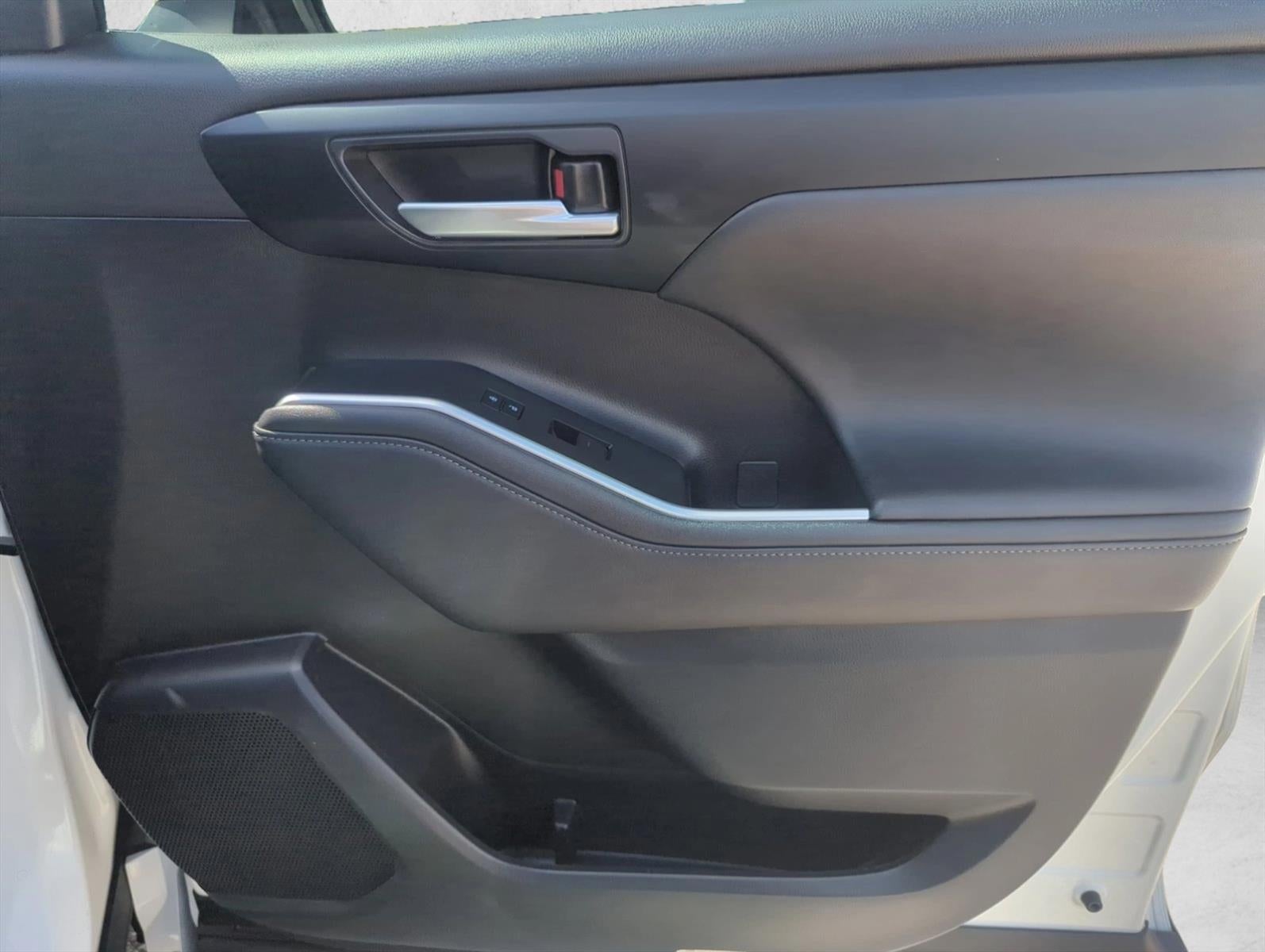 2023 Toyota Highlander XLE FWD (Natl)