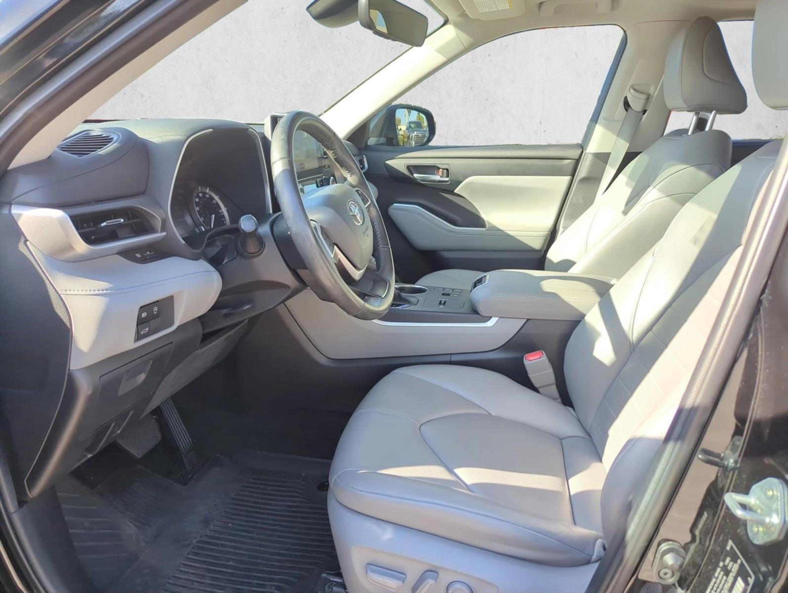2023 Toyota Highlander XLE FWD (Natl)