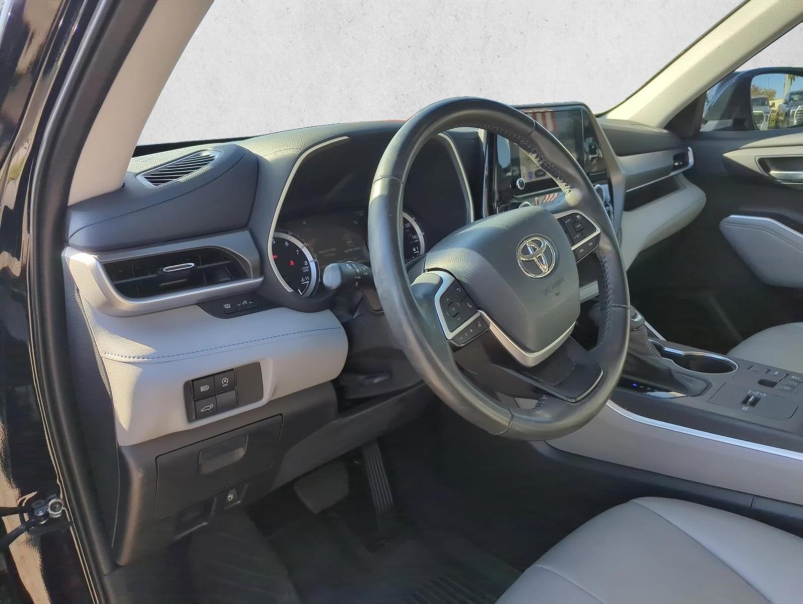 2023 Toyota Highlander XLE FWD (Natl)