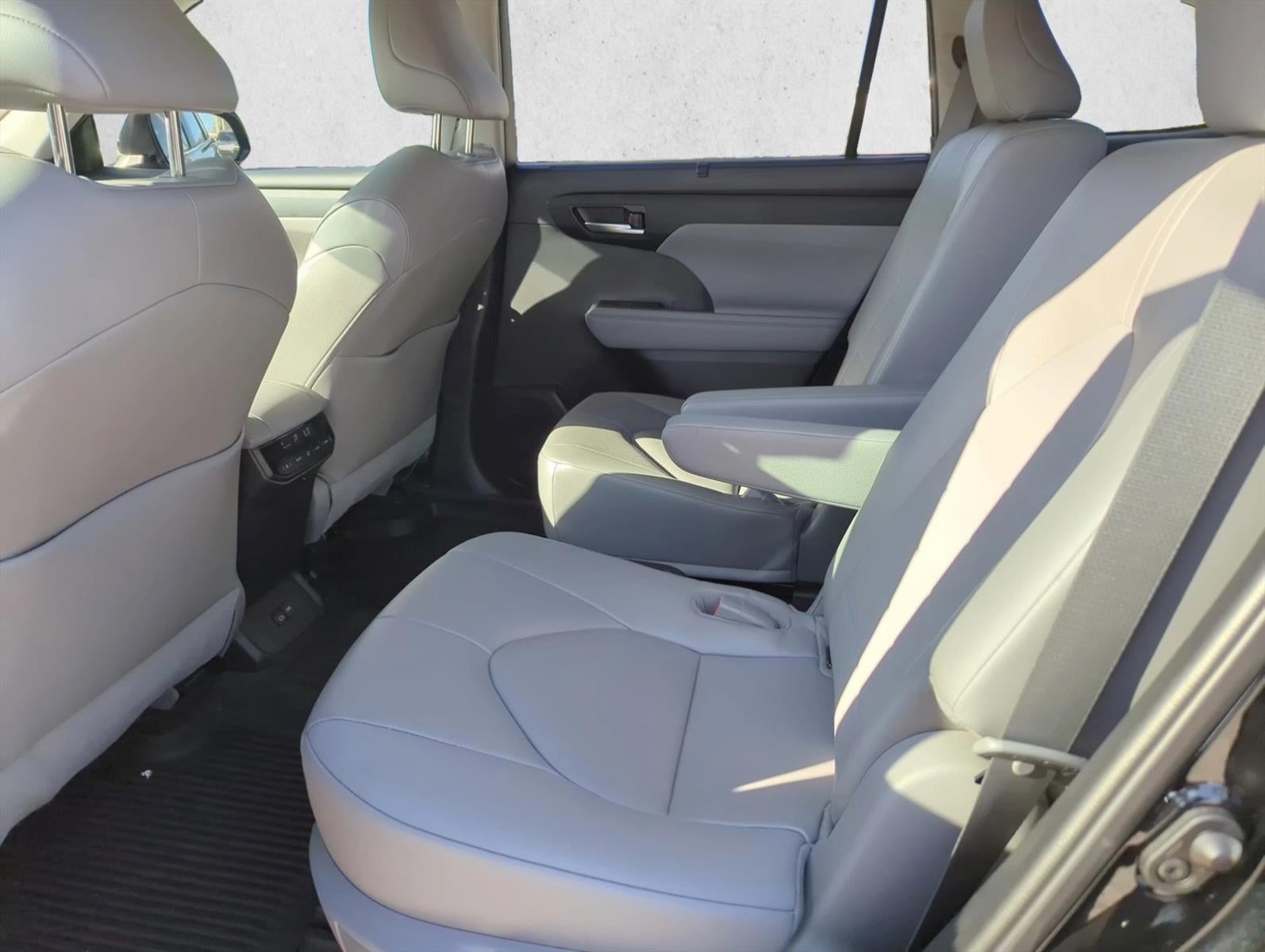 2023 Toyota Highlander XLE FWD (Natl)