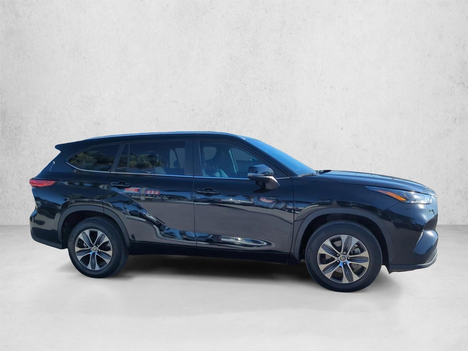 2023 Toyota Highlander XLE FWD (Natl)