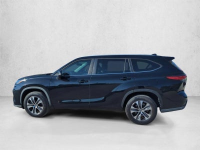 2023 Toyota Highlander XLE FWD (Natl)