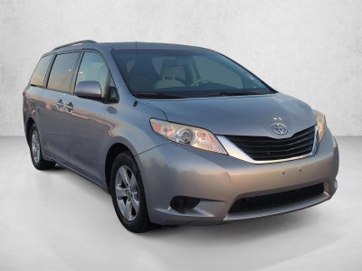 2011 Toyota Sienna 5dr 8-Pass Van V6 LE FWD (Natl)