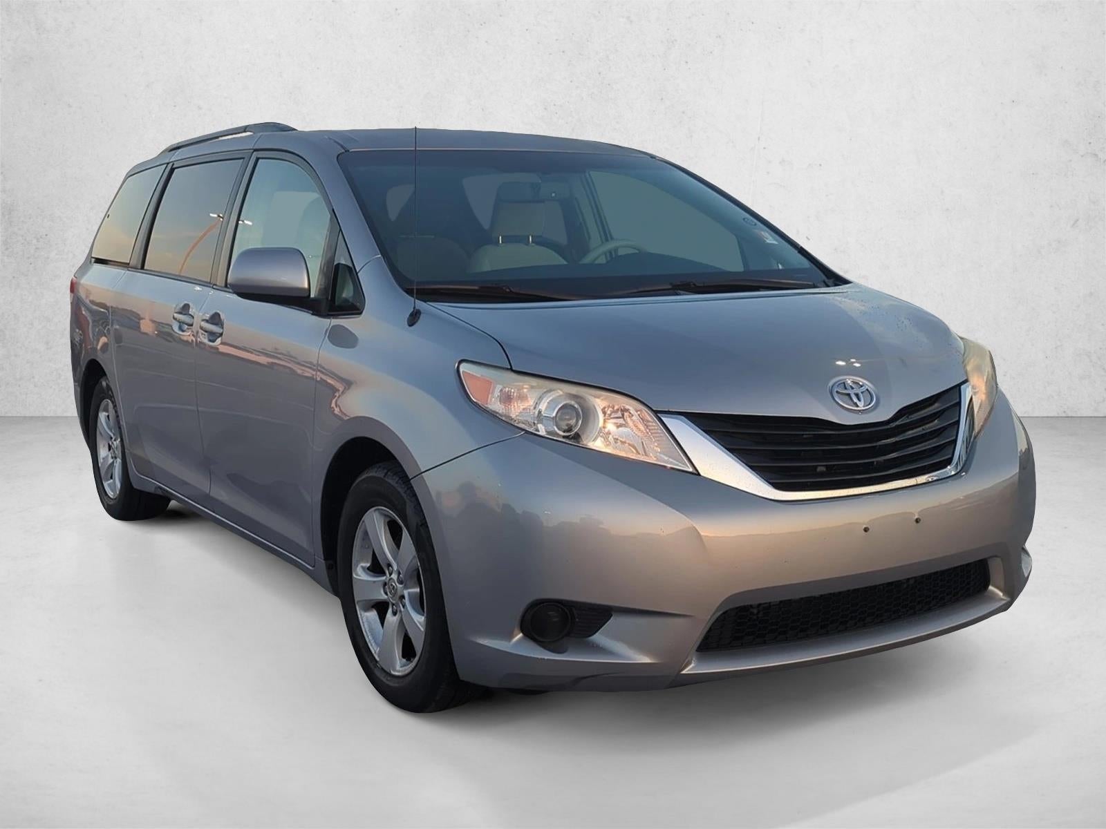 2011 Toyota Sienna 5dr 8-Pass Van V6 LE FWD (Natl)