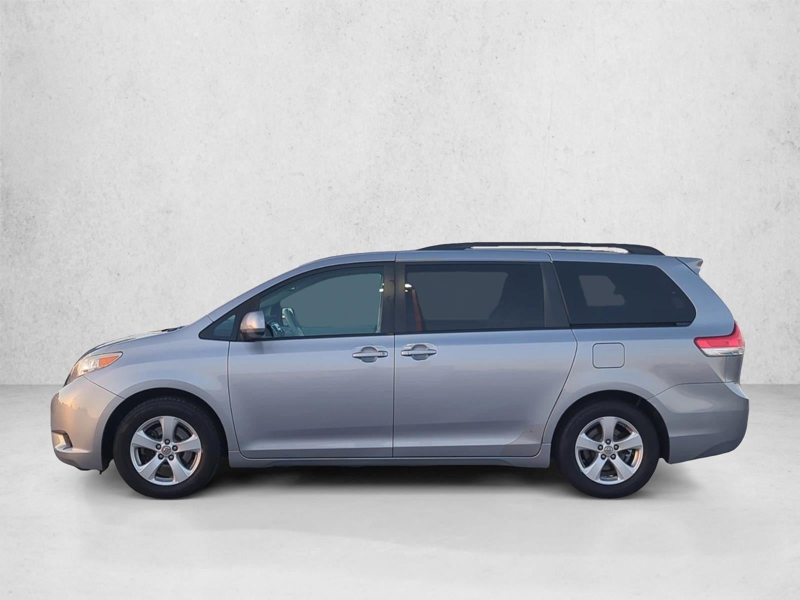 2011 Toyota Sienna 5dr 8-Pass Van V6 LE FWD (Natl)