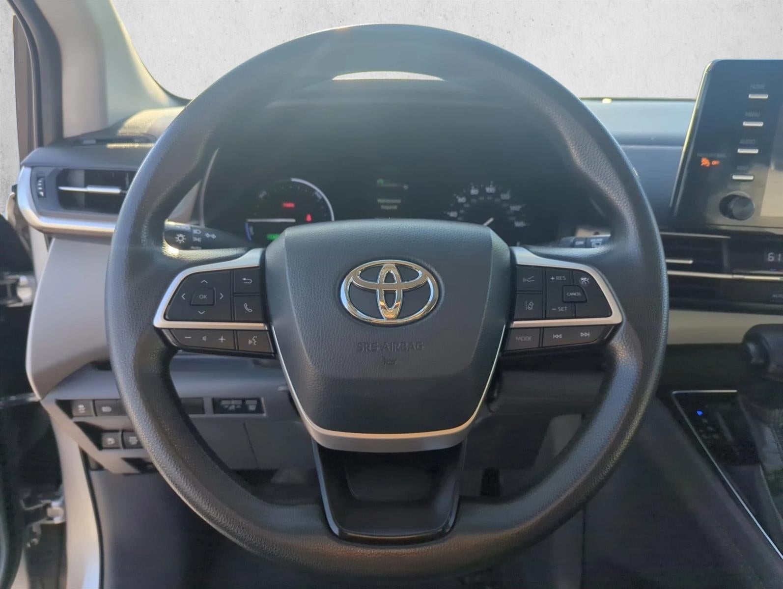 2021 Toyota Sienna LE FWD 8-Passenger (Natl)