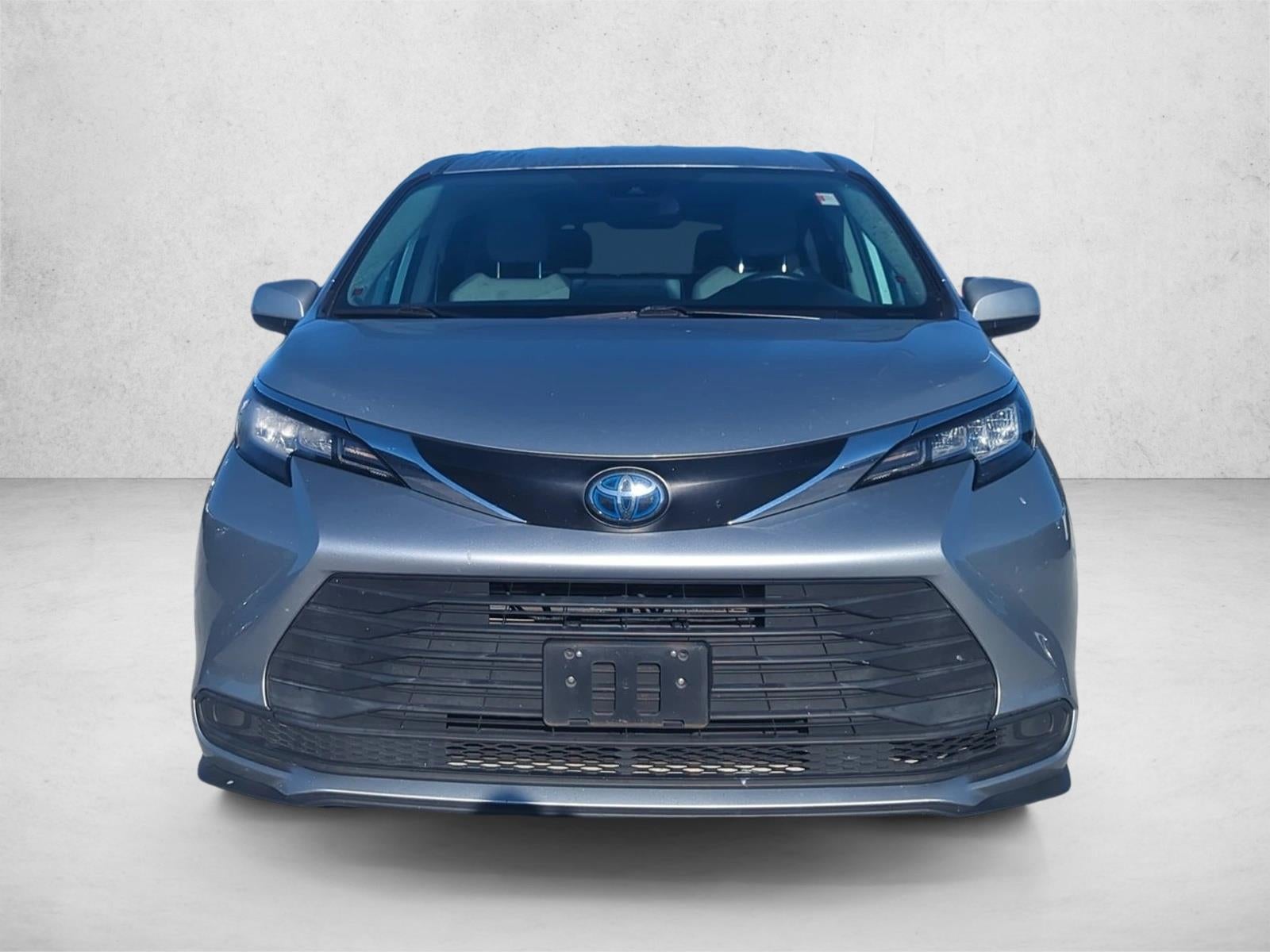 2021 Toyota Sienna LE FWD 8-Passenger (Natl)