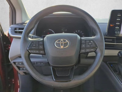 2022 Toyota Sienna LE FWD 8-Passenger (Natl)