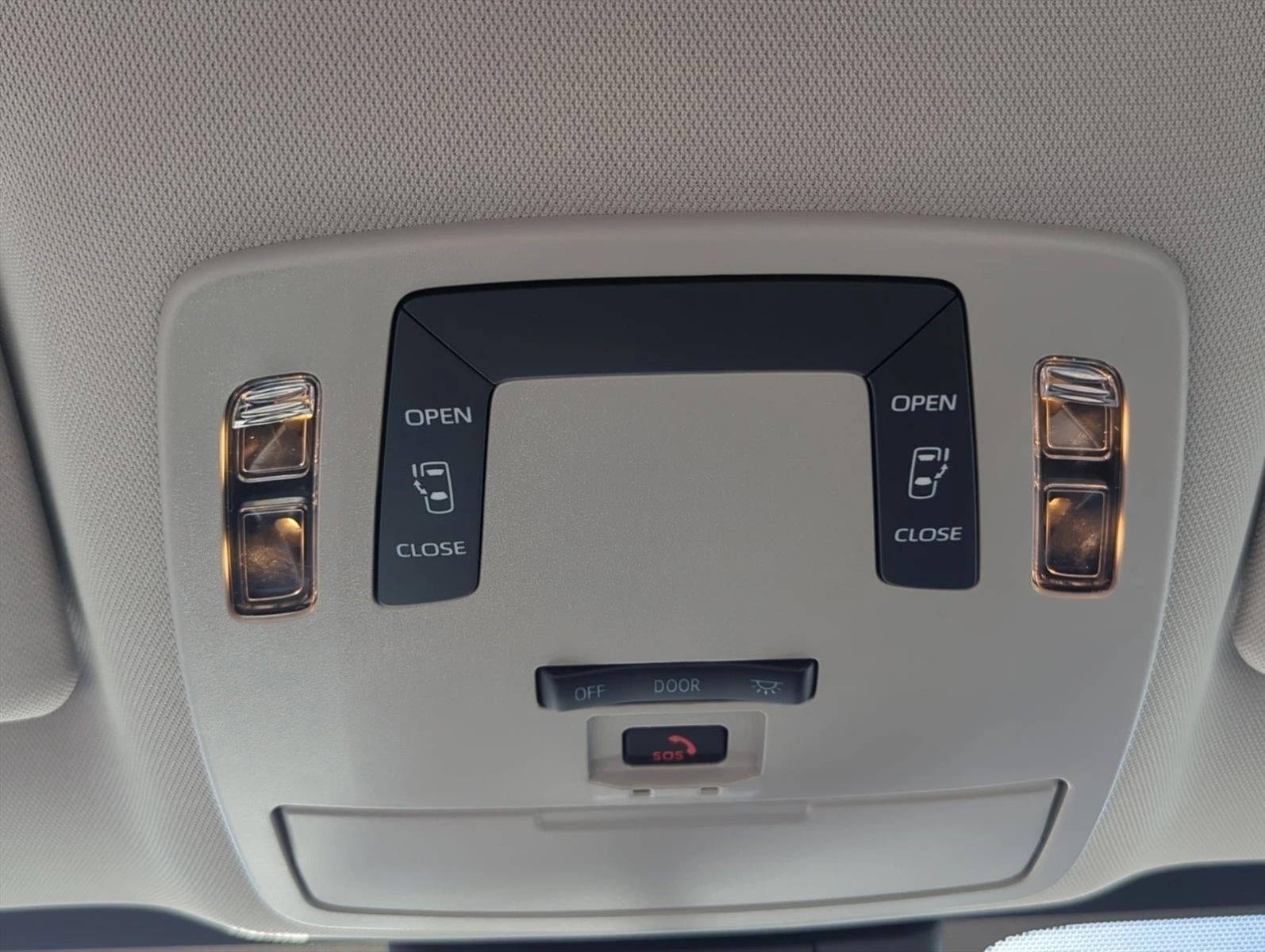 2022 Toyota Sienna LE FWD 8-Passenger (Natl)