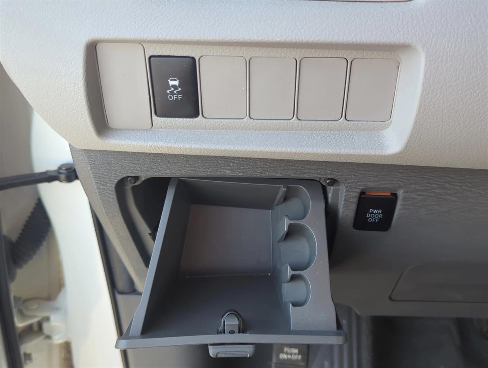 2020 Toyota Sienna LE FWD 8-Passenger (Natl)