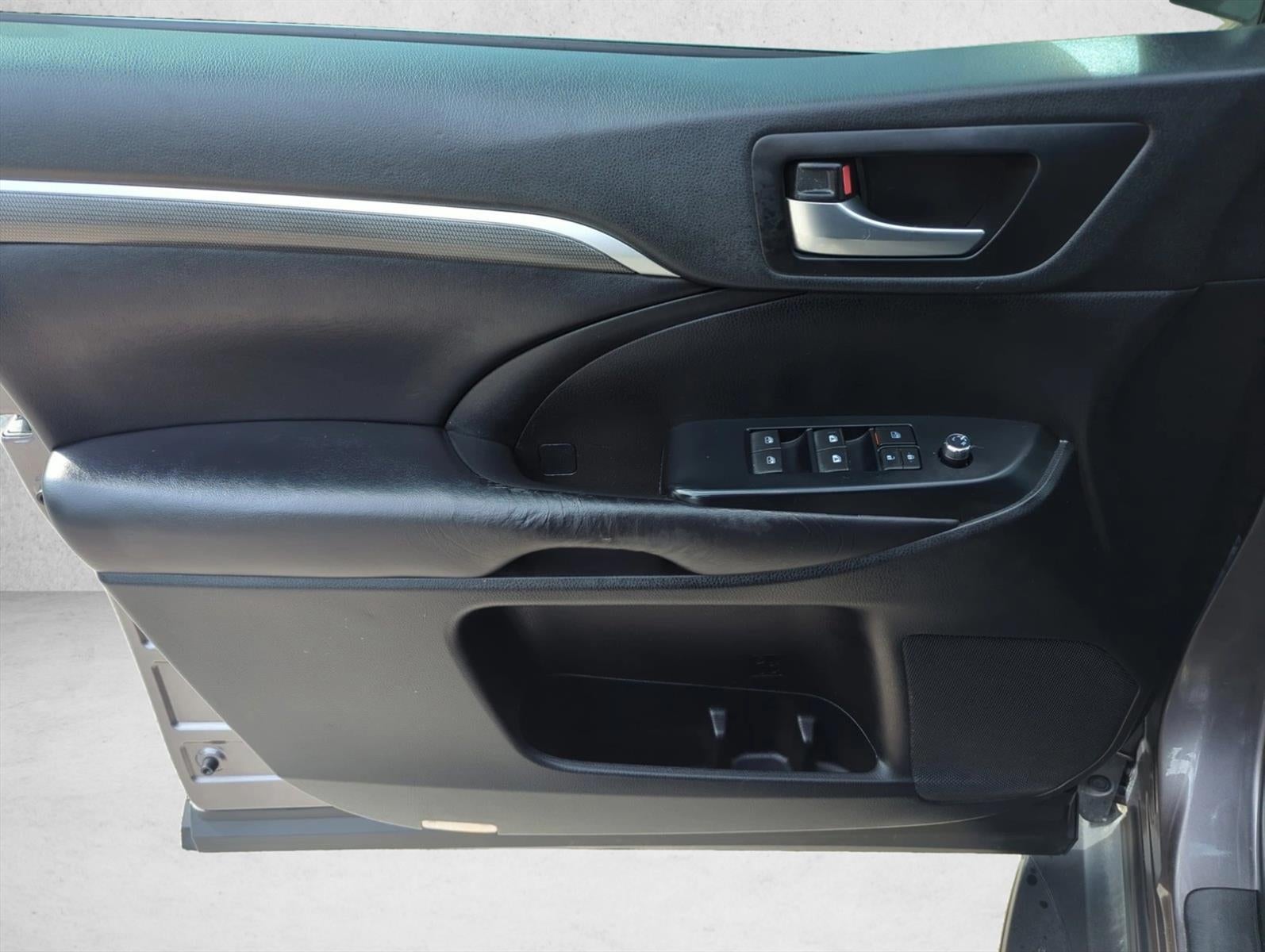 2019 Toyota Highlander SE V6 FWD (Natl)