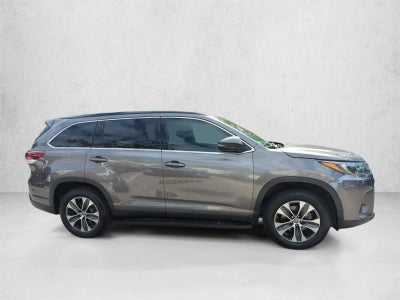2019 Toyota Highlander SE V6 FWD (Natl)