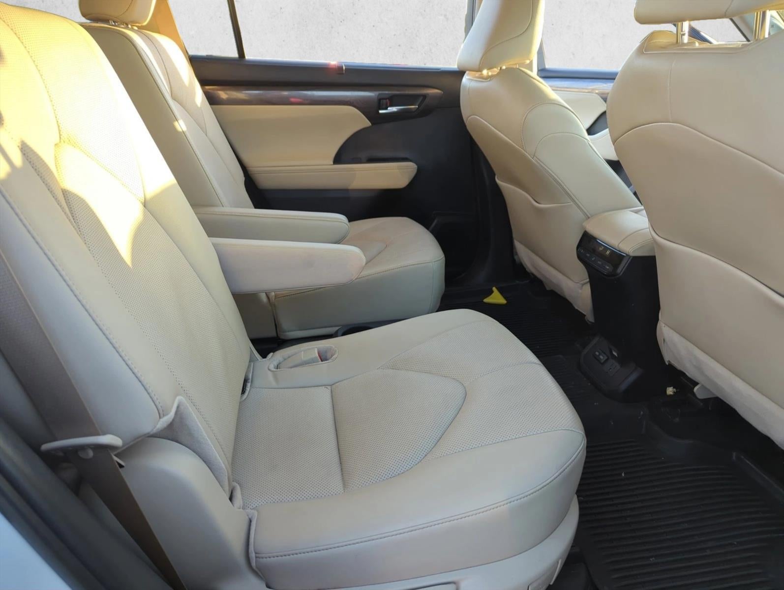 2024 Toyota Highlander Hybrid Limited AWD (Natl)