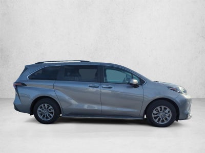 2026 Toyota Sienna XLE FWD 8-Passenger (Natl)
