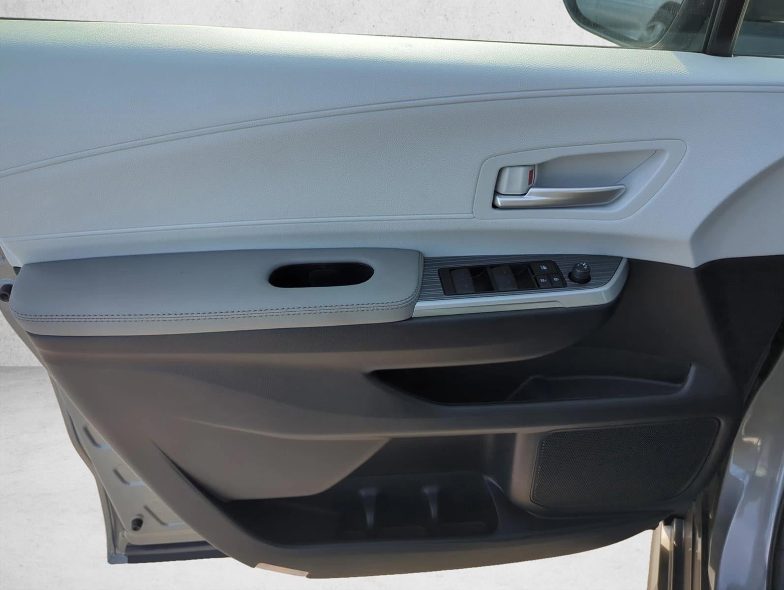 2026 Toyota Sienna XLE FWD 8-Passenger (Natl)