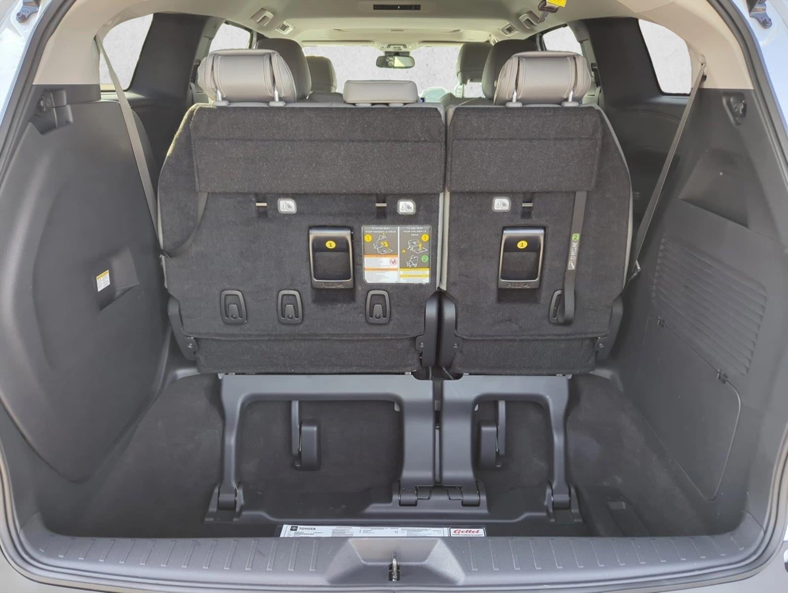 2025 Toyota Sienna XLE FWD 8-Passenger (Natl)
