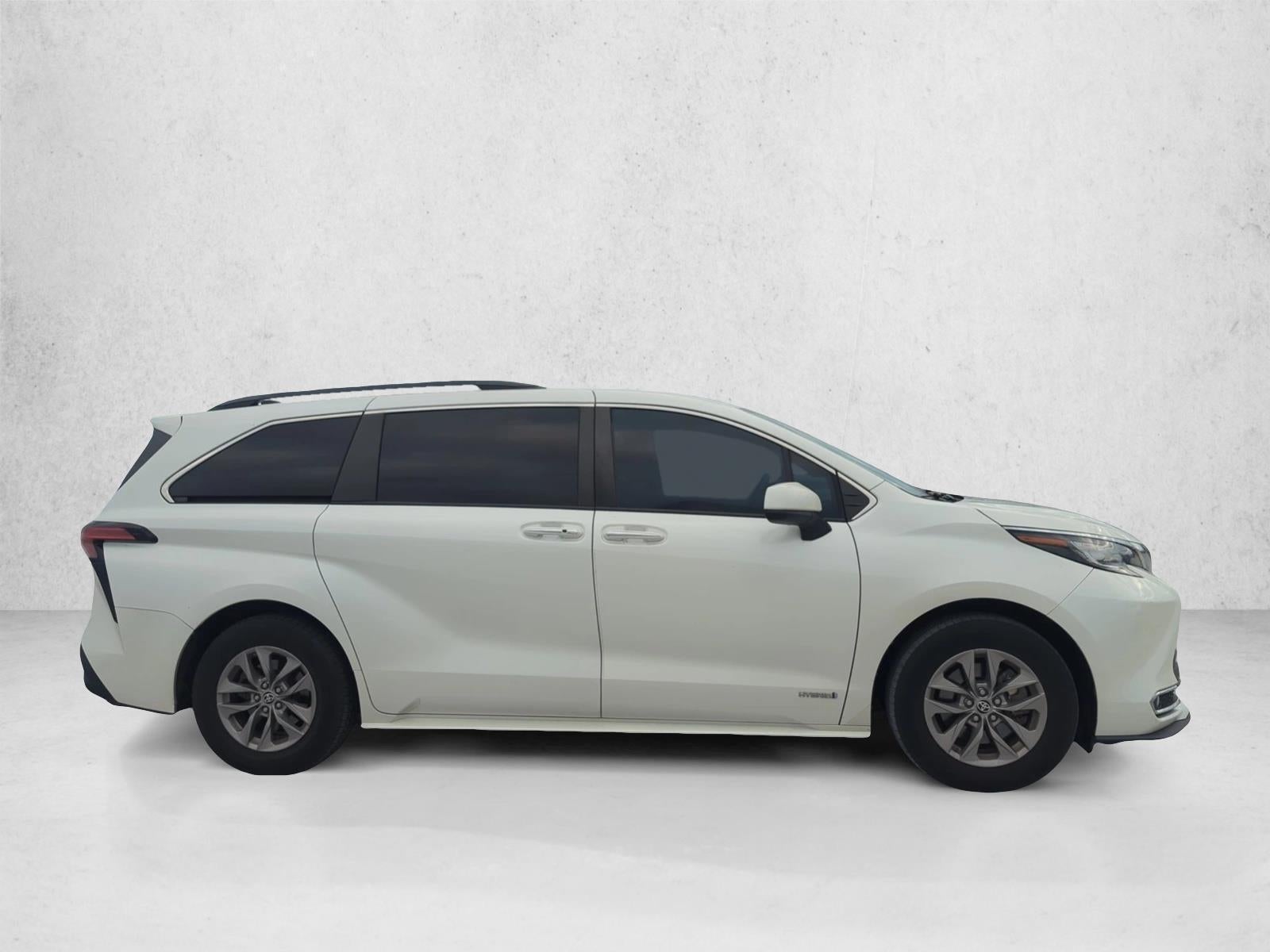 2021 Toyota Sienna XLE FWD 7-Passenger (Natl)