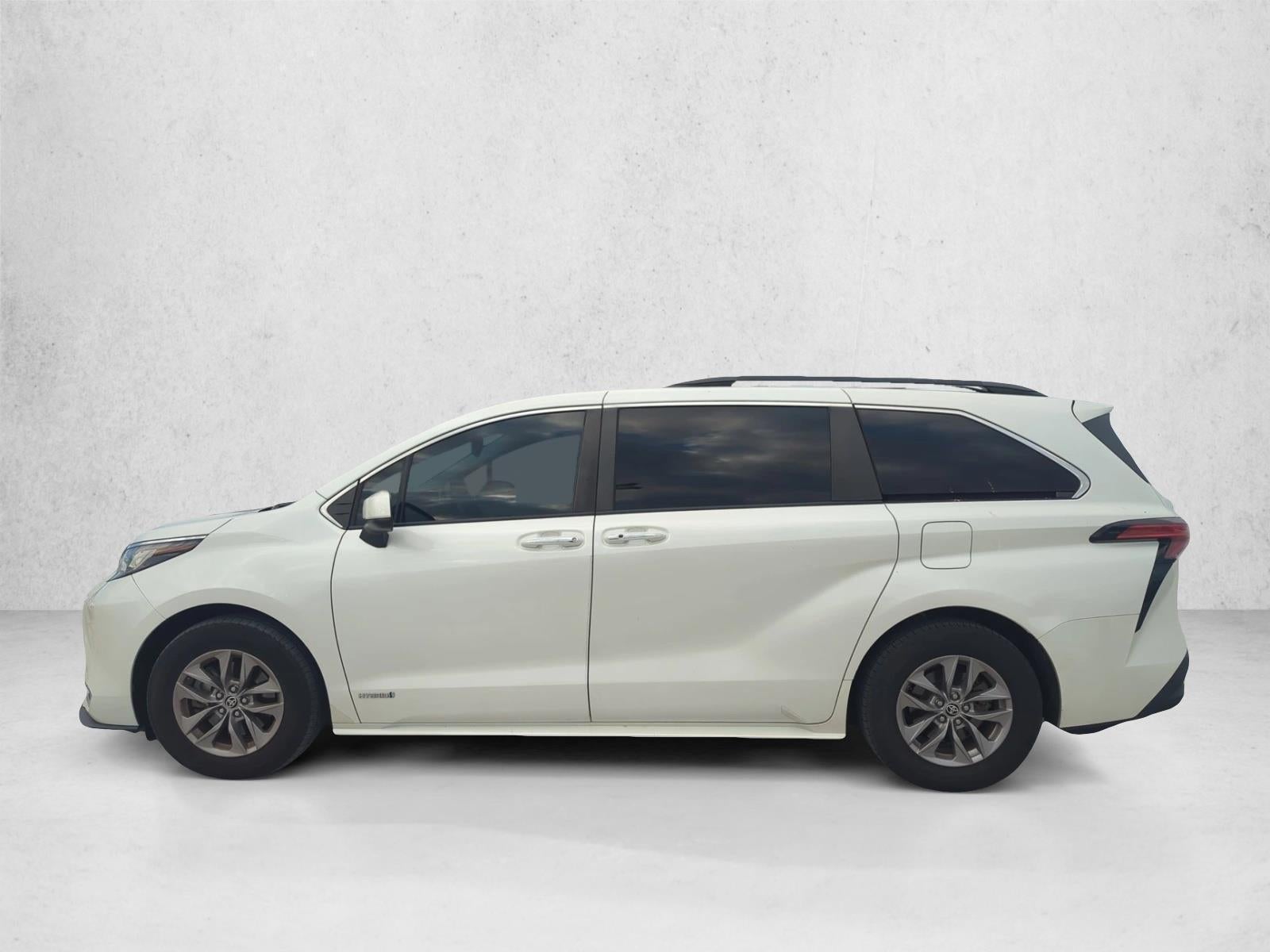 2021 Toyota Sienna XLE FWD 7-Passenger (Natl)