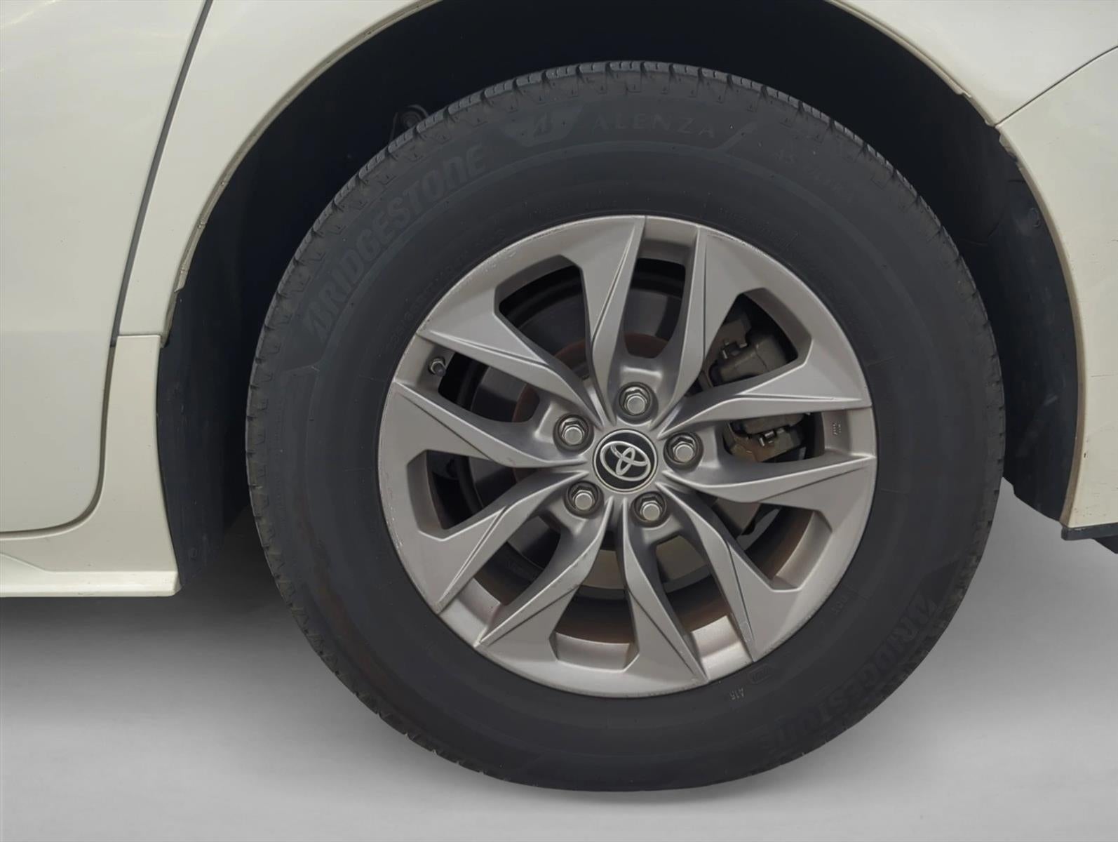 2021 Toyota Sienna XLE FWD 7-Passenger (Natl)