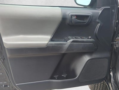 2017 Toyota Tacoma SR Double Cab 5' Bed I4 4x2 AT (GS)