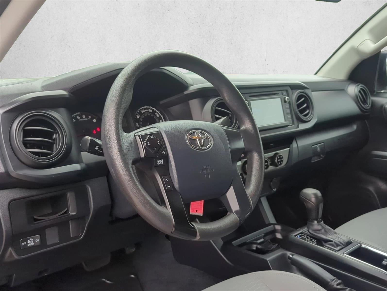 2017 Toyota Tacoma SR Double Cab 5' Bed I4 4x2 AT (GS)