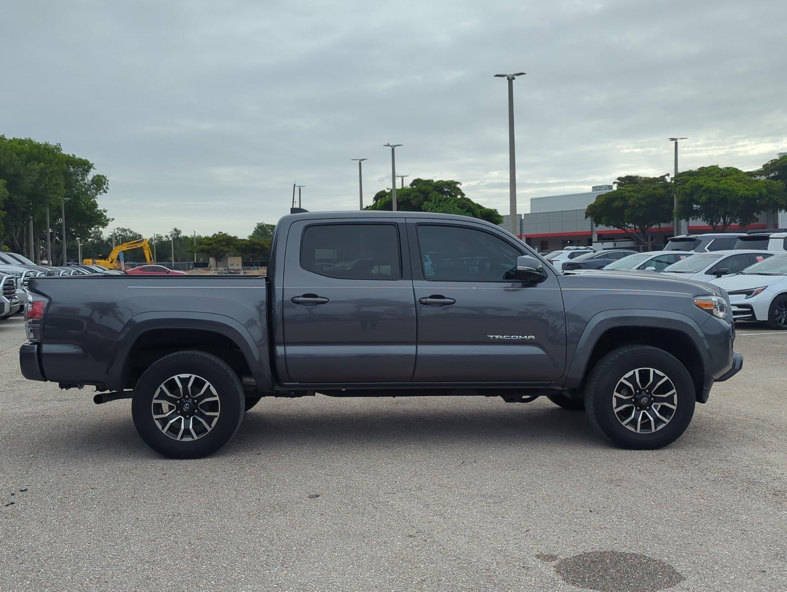 2021 Toyota Tacoma 4WD 4WD TRD Sport Double Cab 5' Bed V6 AT (Natl)