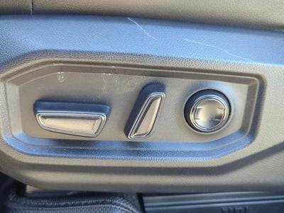 2022 Toyota Tundra 2WD 2WD Limited CrewMax 5.5' Bed (GS)