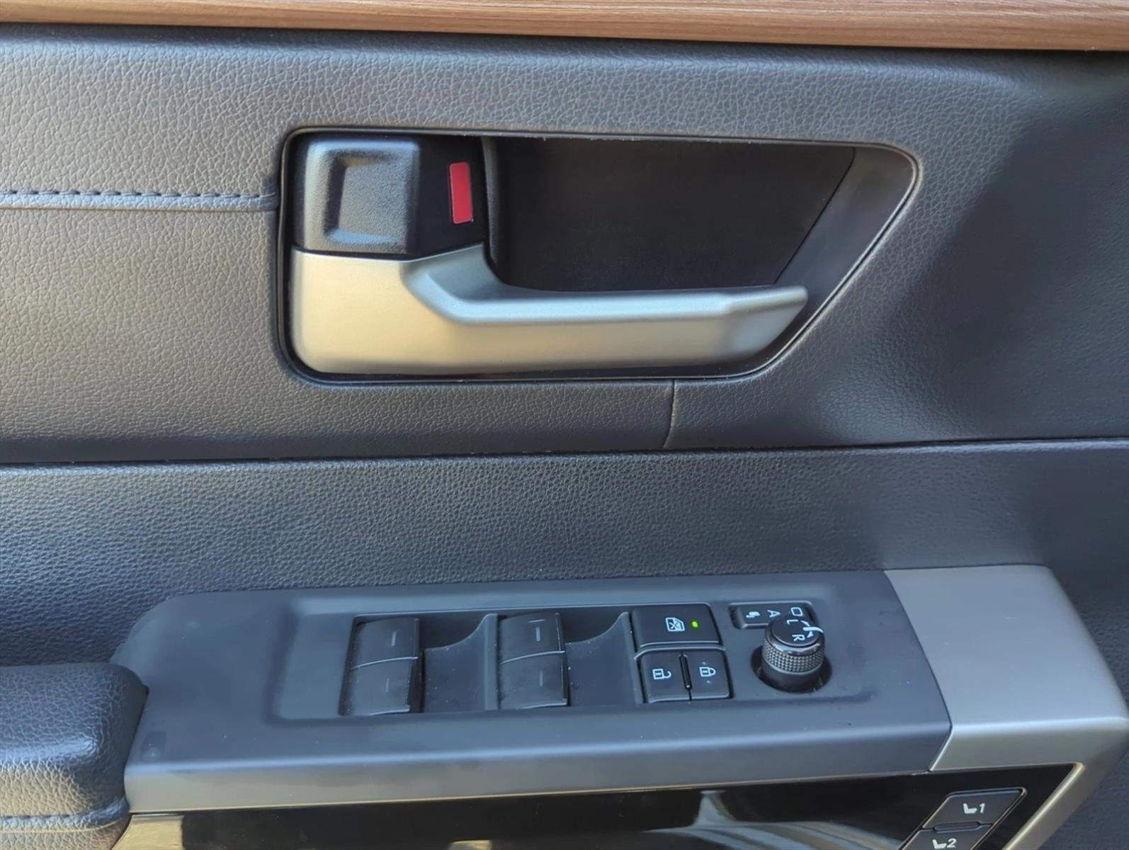 2022 Toyota Tundra 2WD 2WD Limited CrewMax 5.5' Bed (GS)