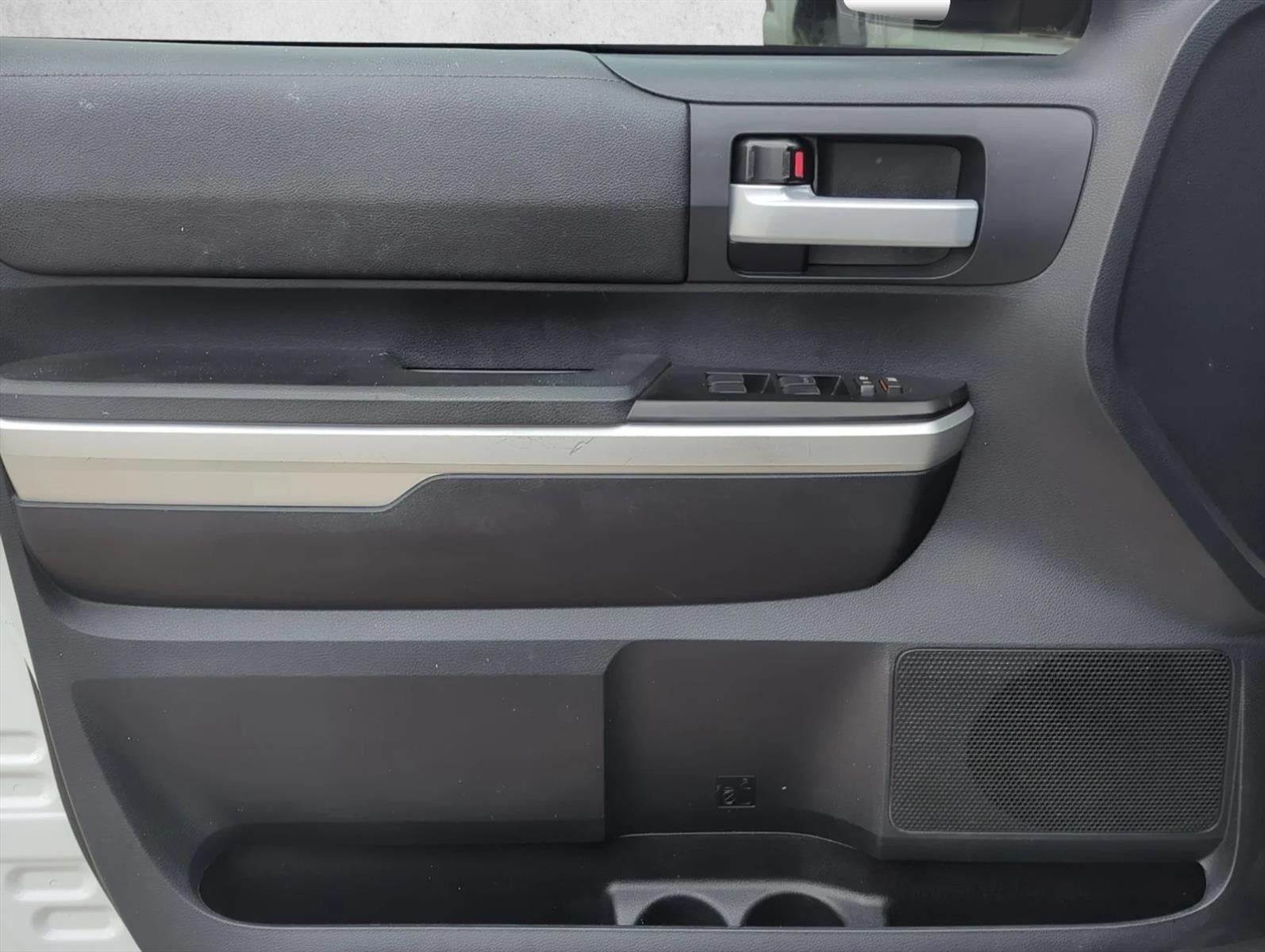 2015 Toyota Tundra 2WD Truck 2WD Double Cab Standard Bed 4.6L V8 SR5 (Natl)