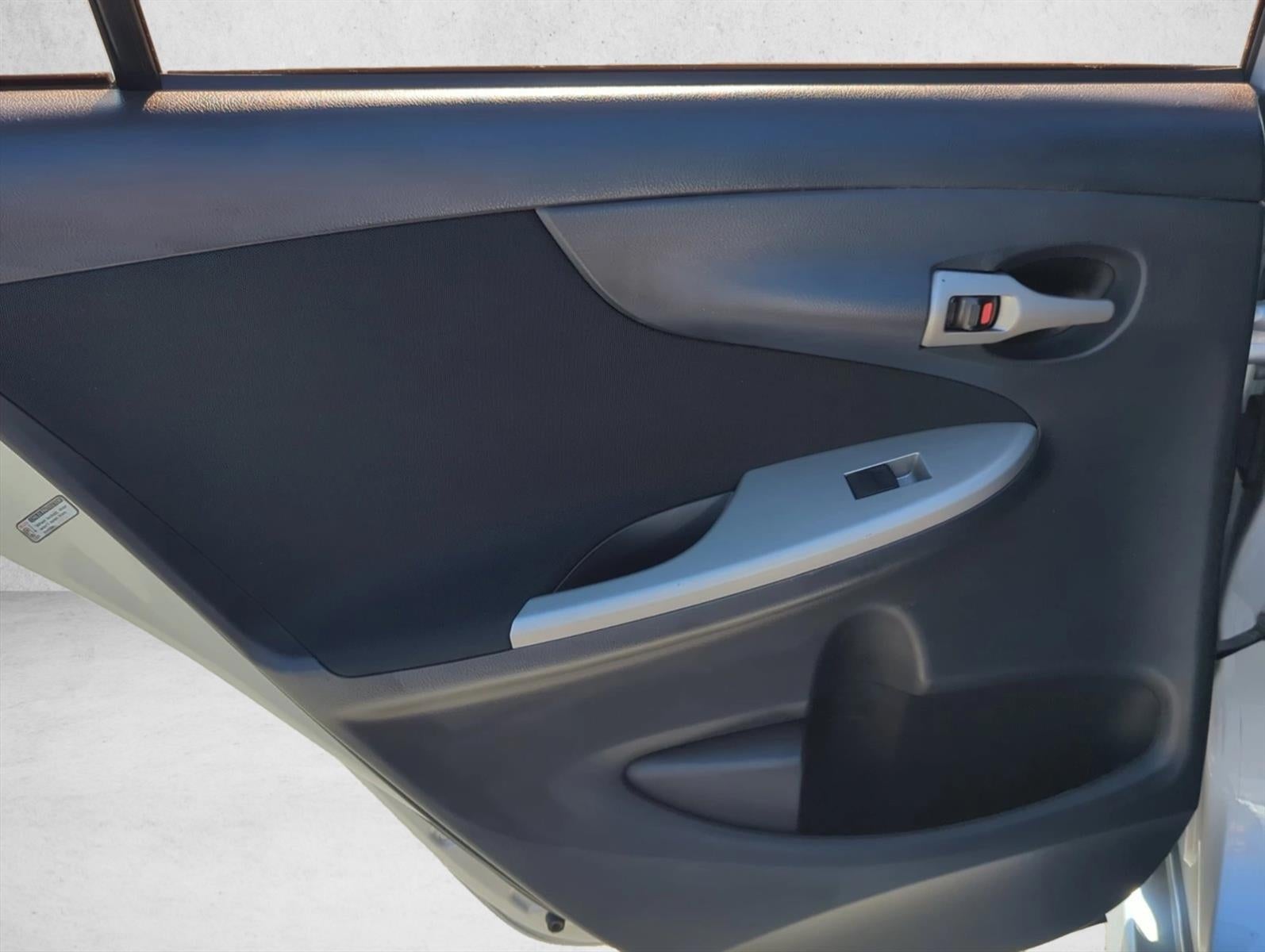 2012 Toyota Corolla 4dr Sdn Auto S (Natl)