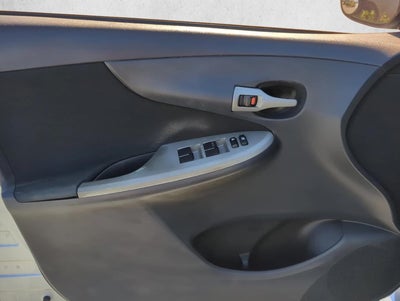 2012 Toyota Corolla 4dr Sdn Auto S (Natl)