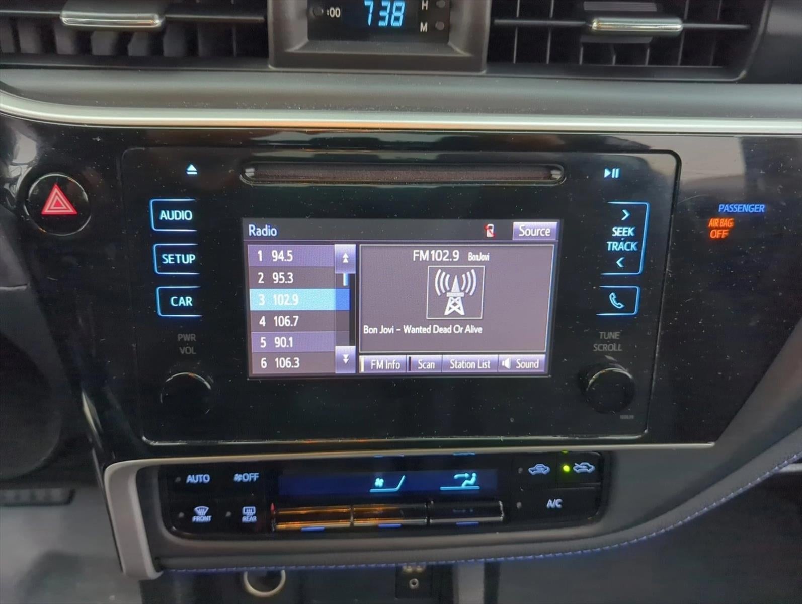 2019 Toyota Corolla SE CVT (Natl)