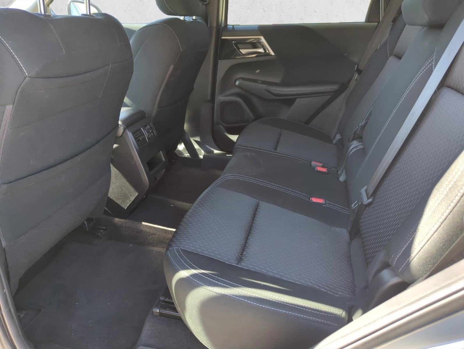 2022 Mitsubishi Outlander ES FWD