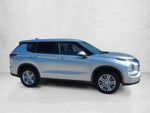 2022 Mitsubishi Outlander ES FWD