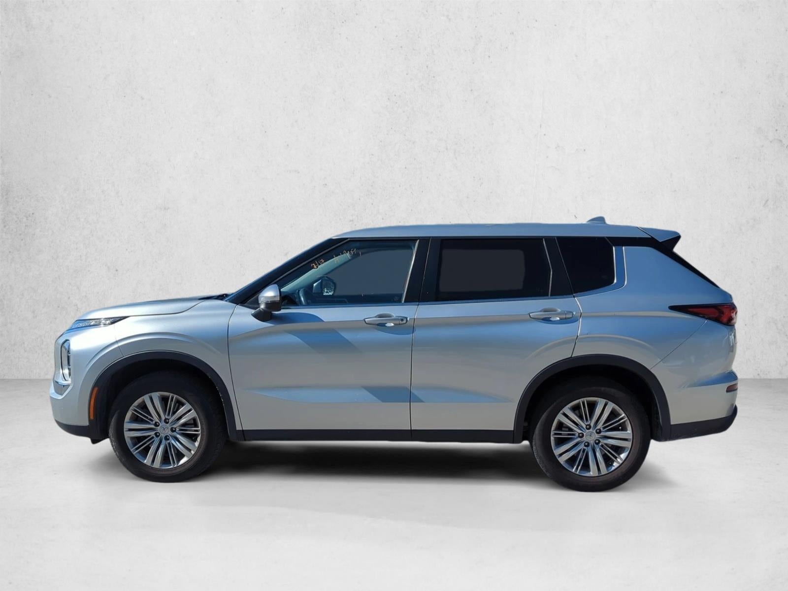 2022 Mitsubishi Outlander ES FWD