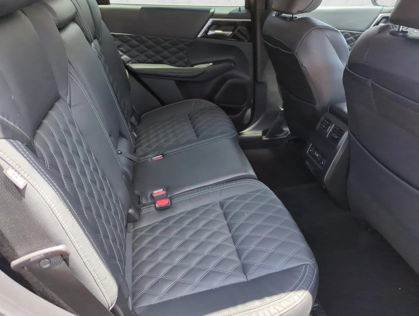 2022 Mitsubishi Outlander SEL FWD