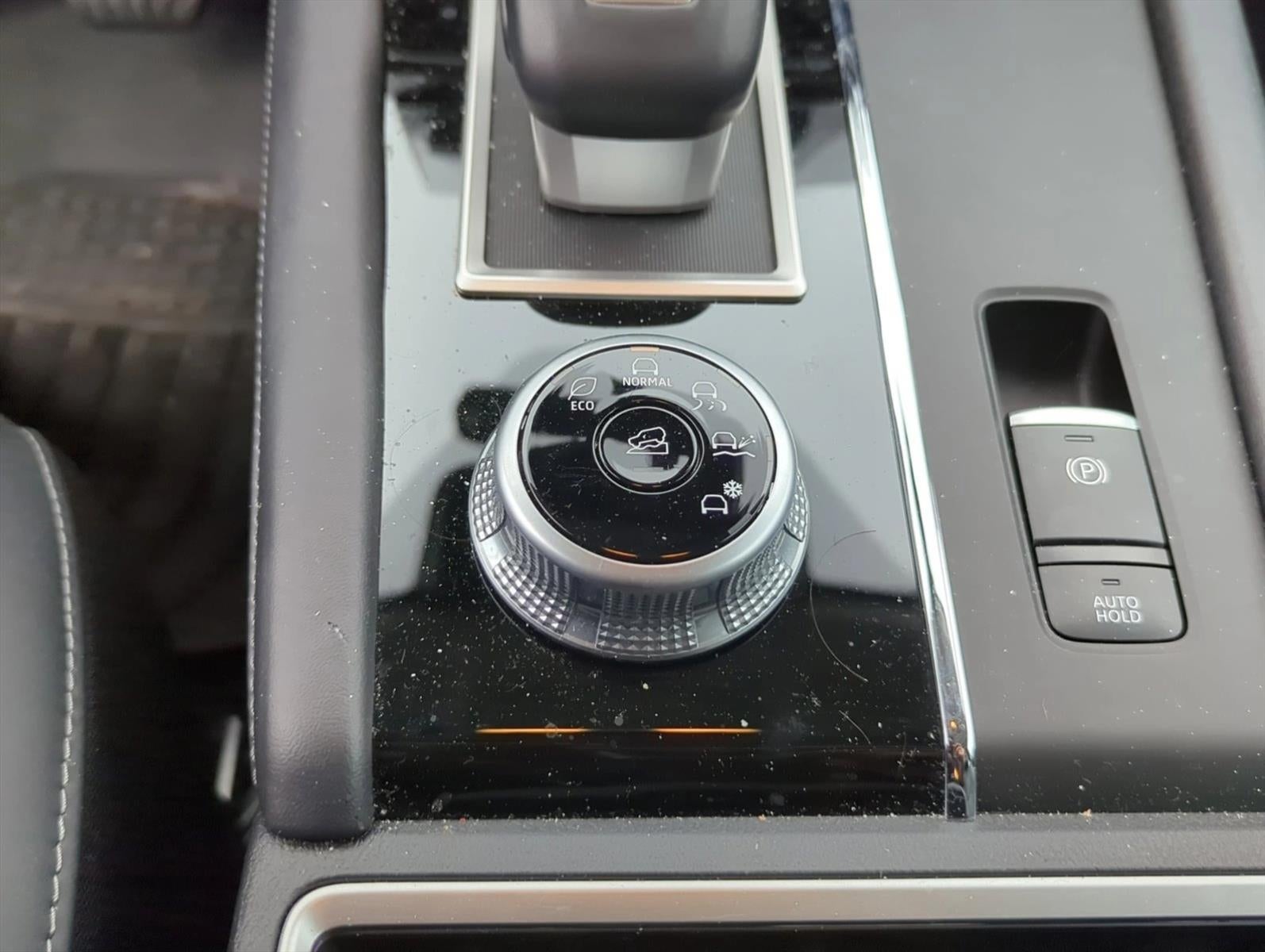 2024 Mitsubishi Outlander SE FWD