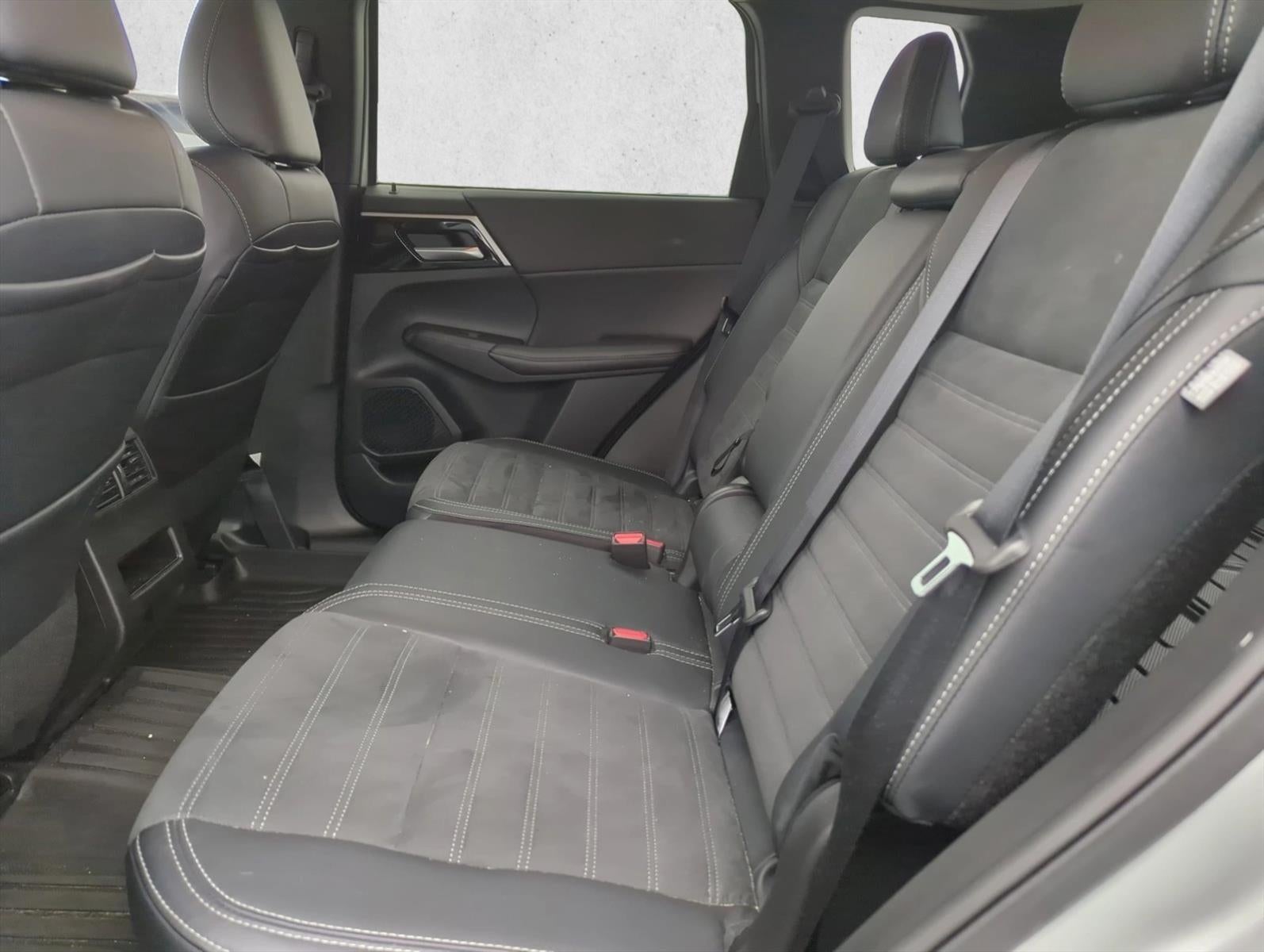 2024 Mitsubishi Outlander SE FWD