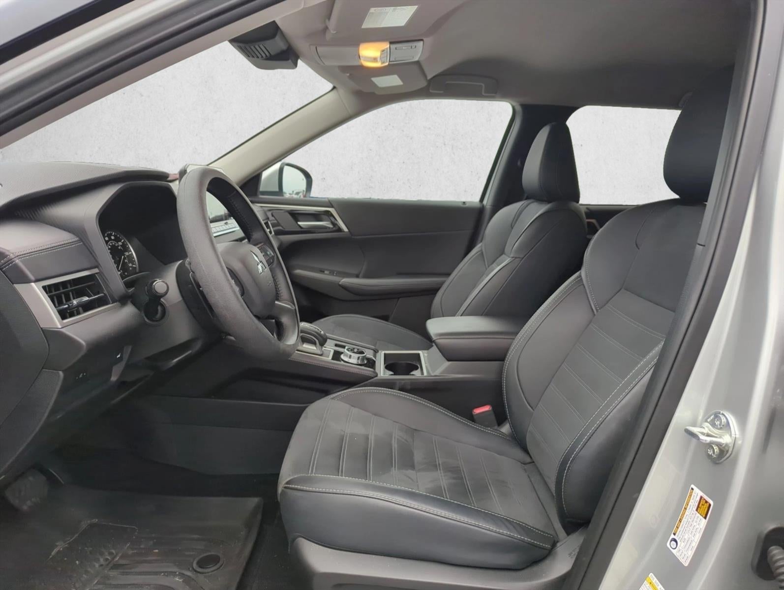 2024 Mitsubishi Outlander SE FWD