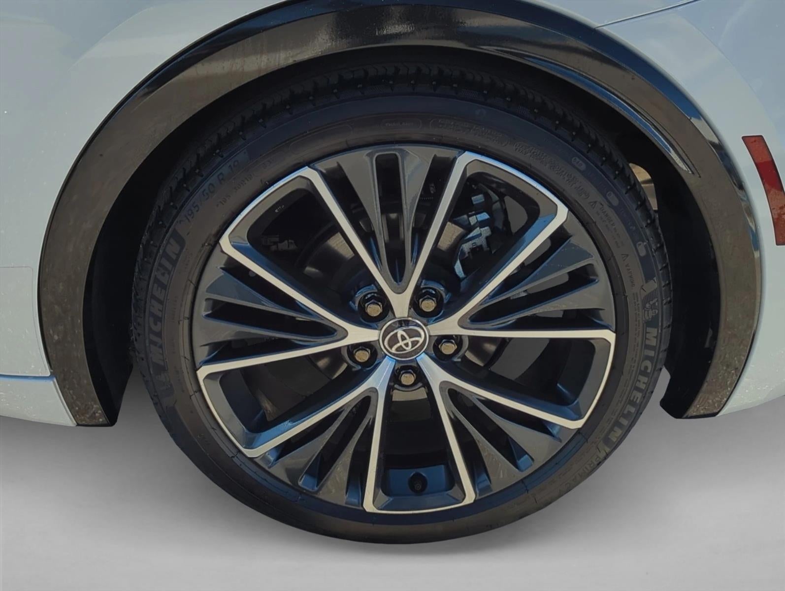 2025 Toyota Prius XLE (Natl)