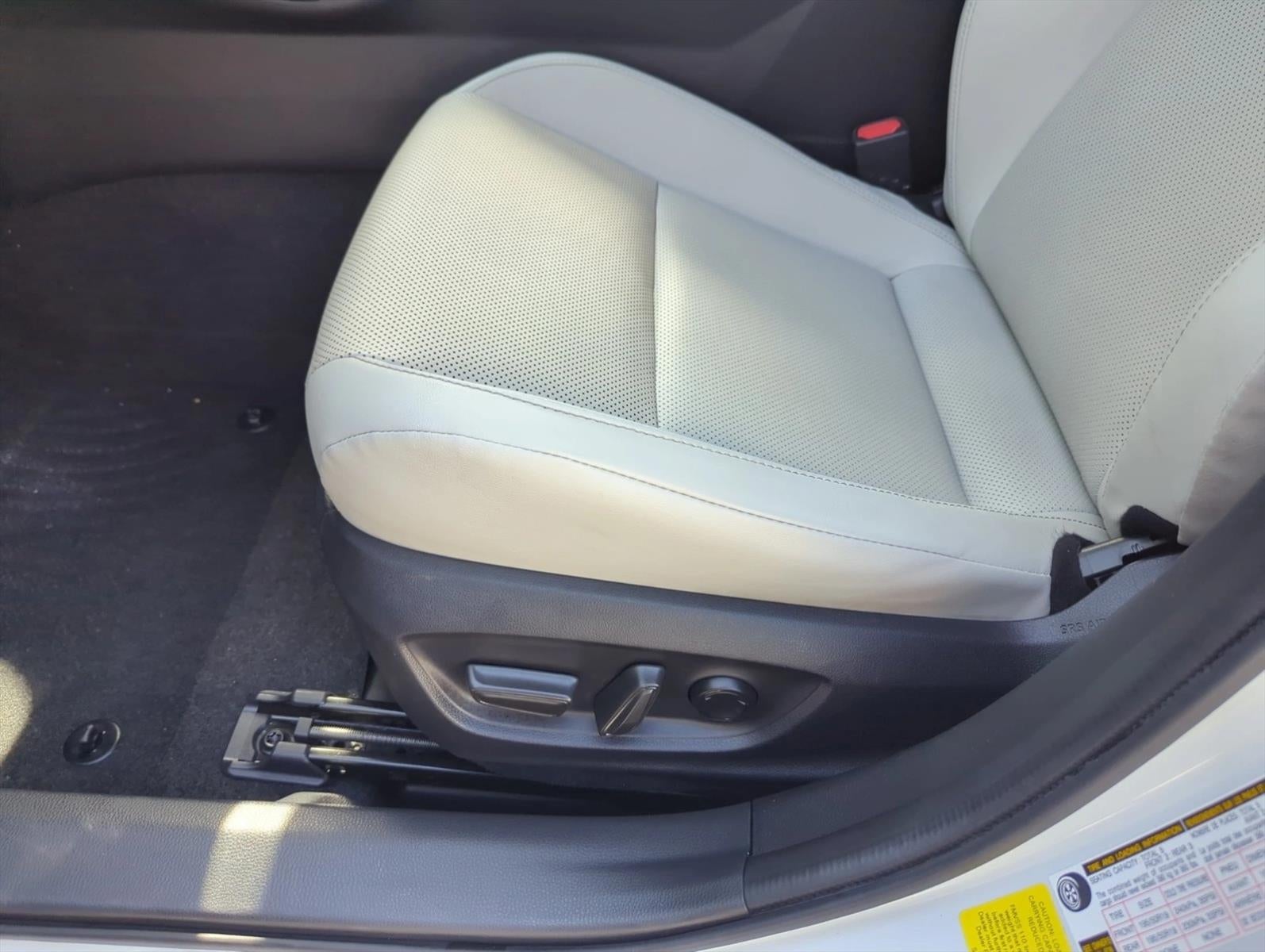 2023 Toyota Prius Limited AWD (Natl)
