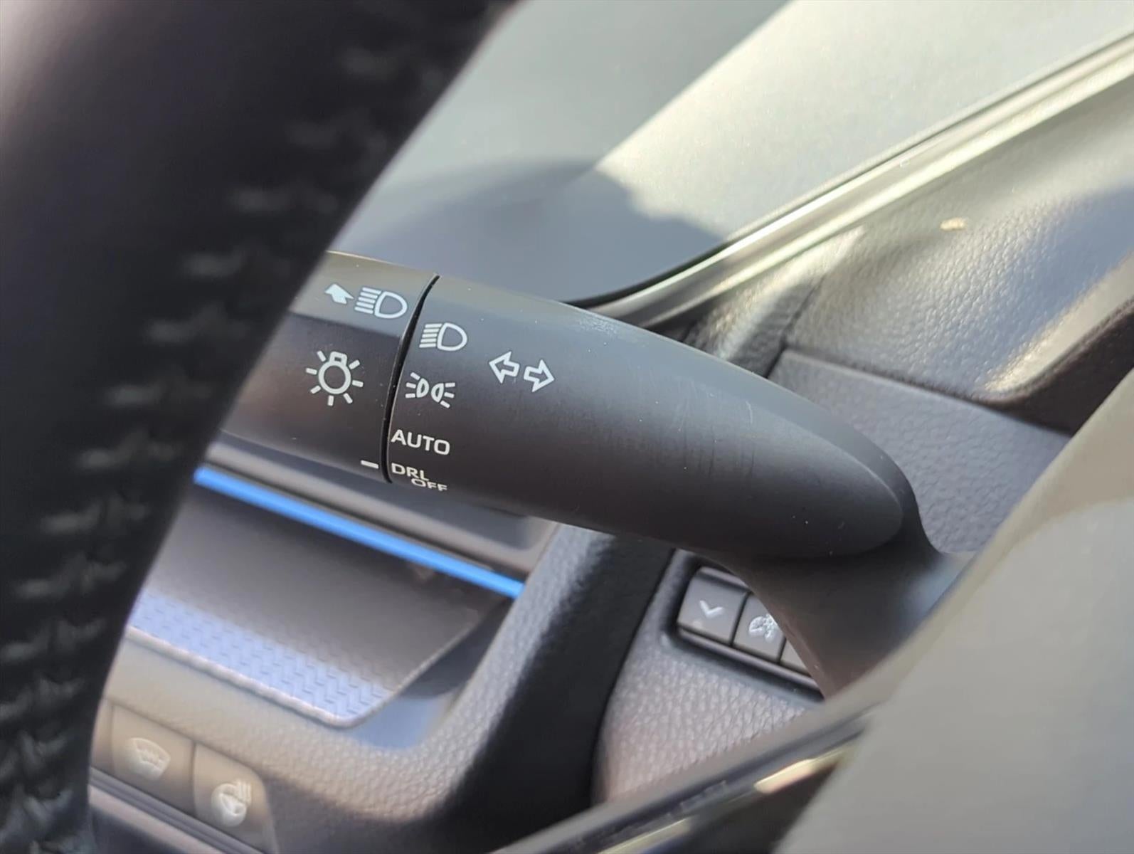2023 Toyota Prius Limited AWD (Natl)