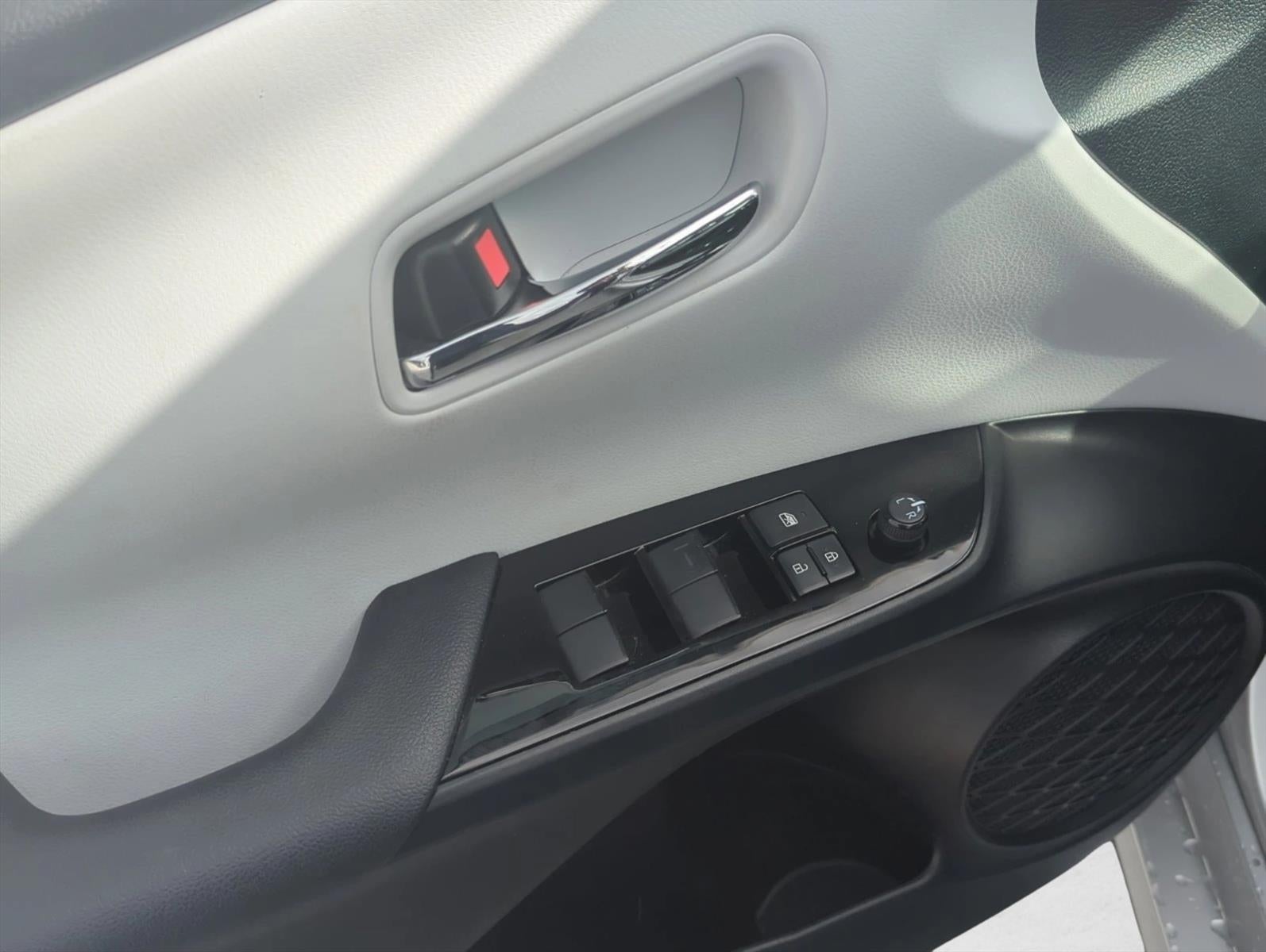 2021 Toyota Prius XLE (Natl)