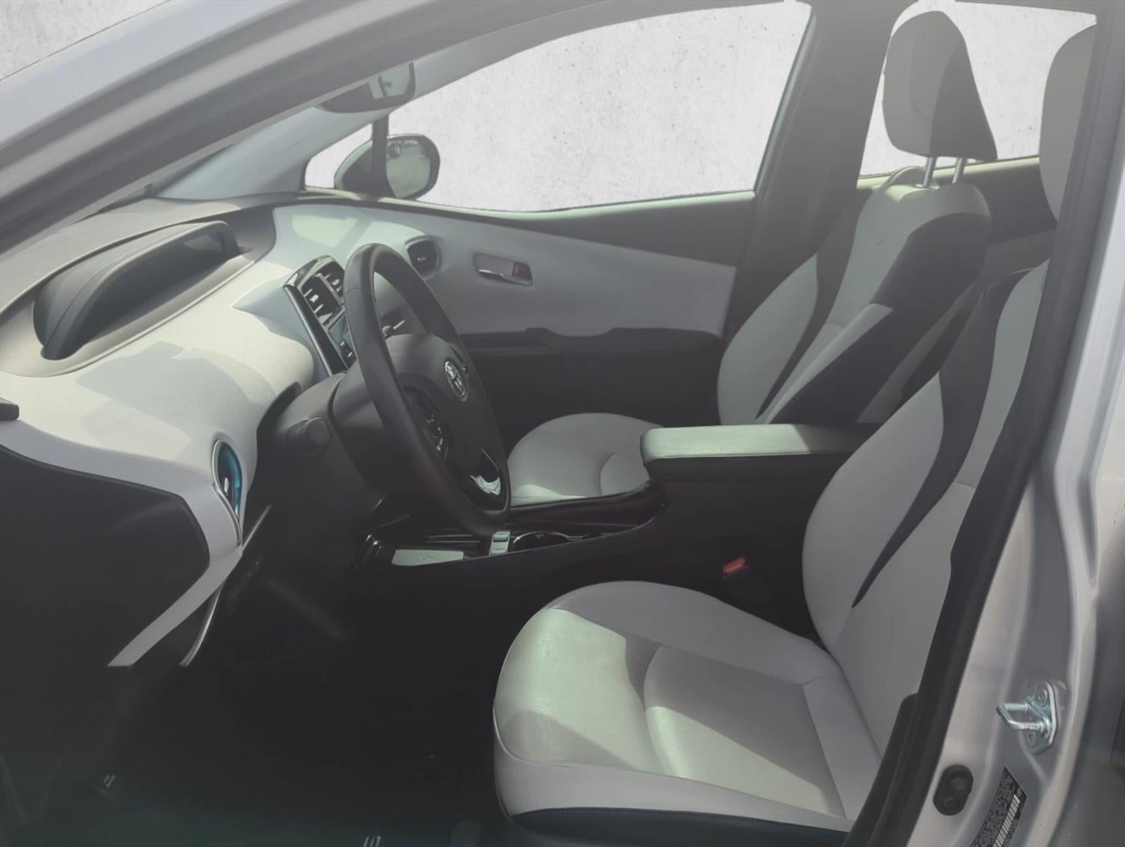 2021 Toyota Prius XLE (Natl)