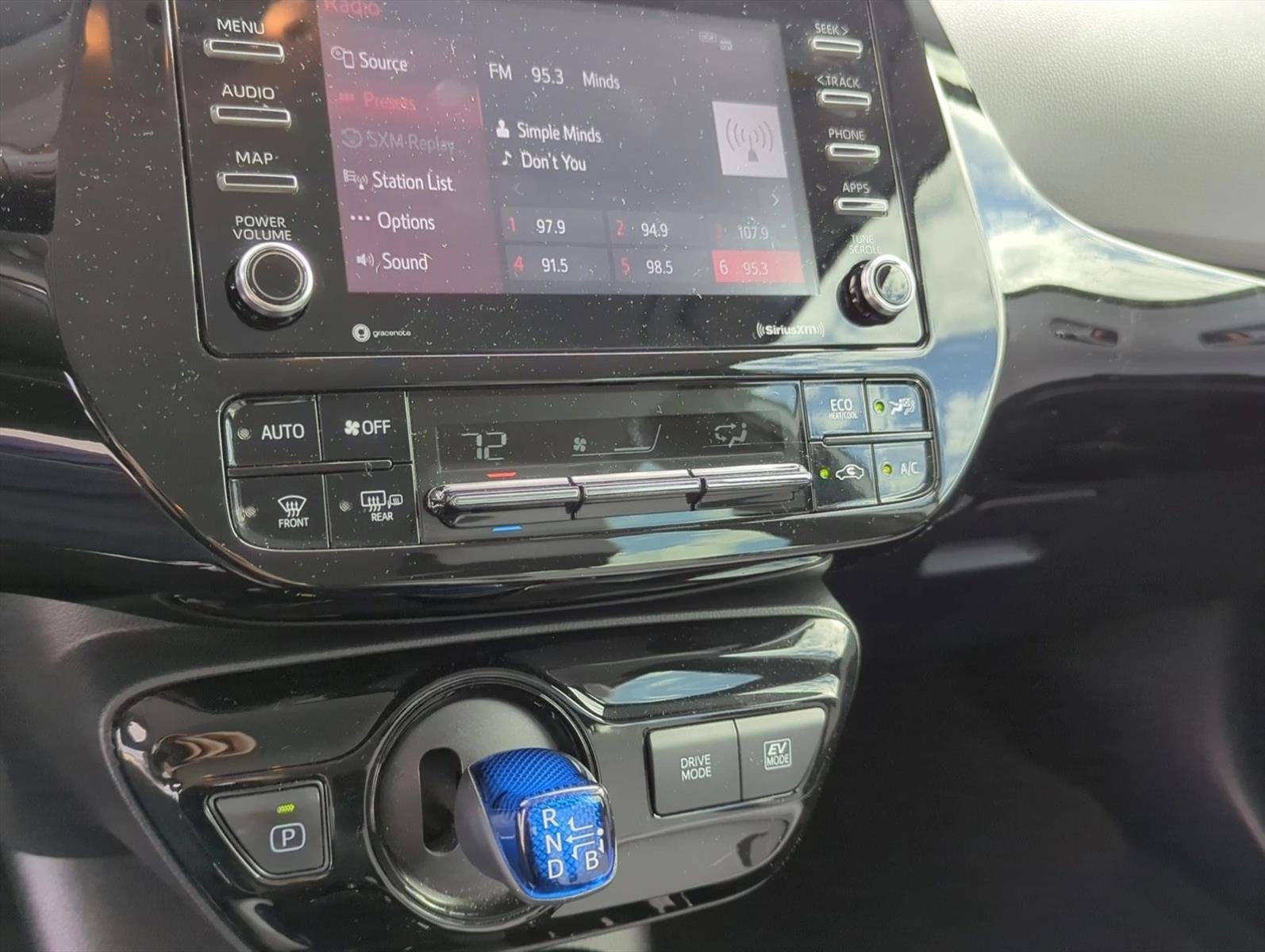 2021 Toyota Prius XLE (Natl)