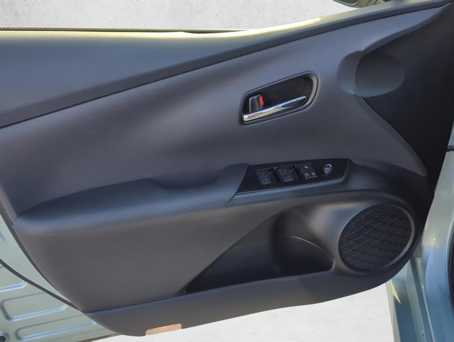 2020 Toyota Prius LE (Natl)